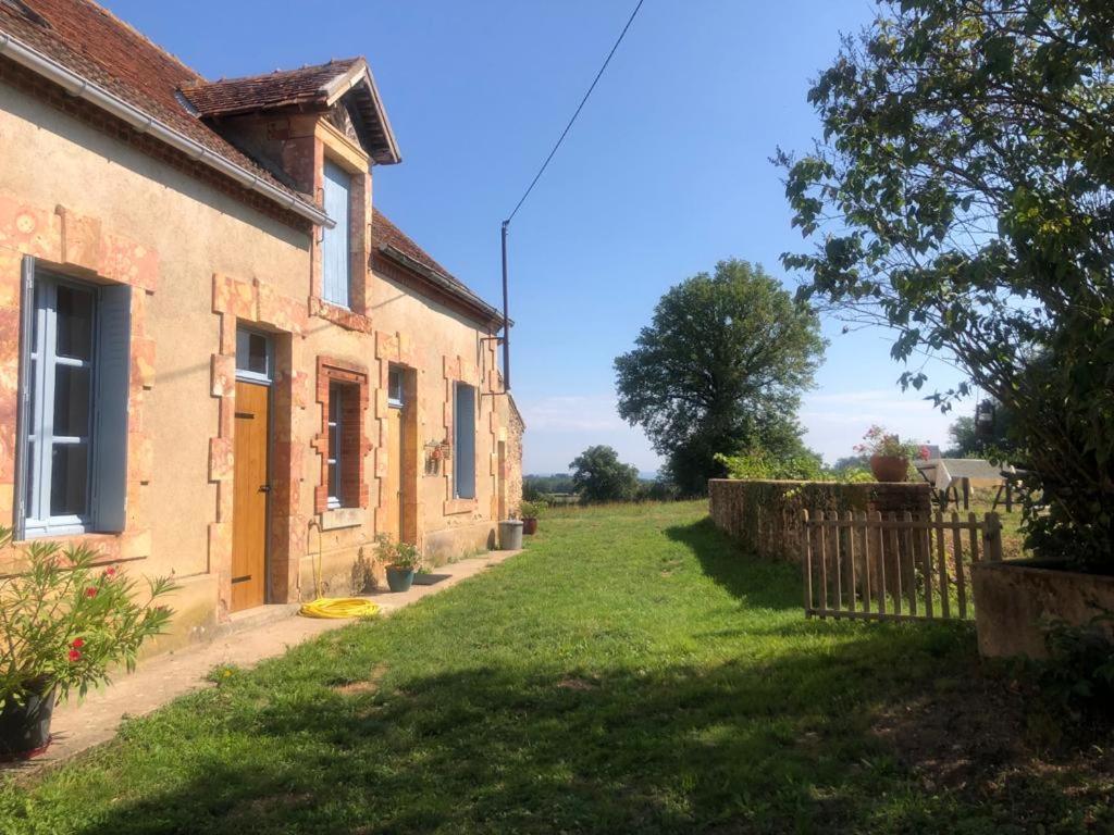 Le Tarde - Crecerelle Vila Saint-Désiré Exterior foto